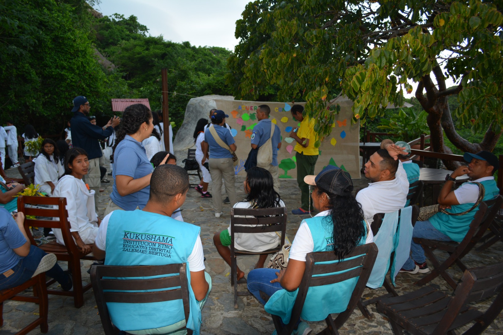 Parques Nacionales Naturales Sierra Nevada de Santa Marta, y Tayrona con instituciones educativas