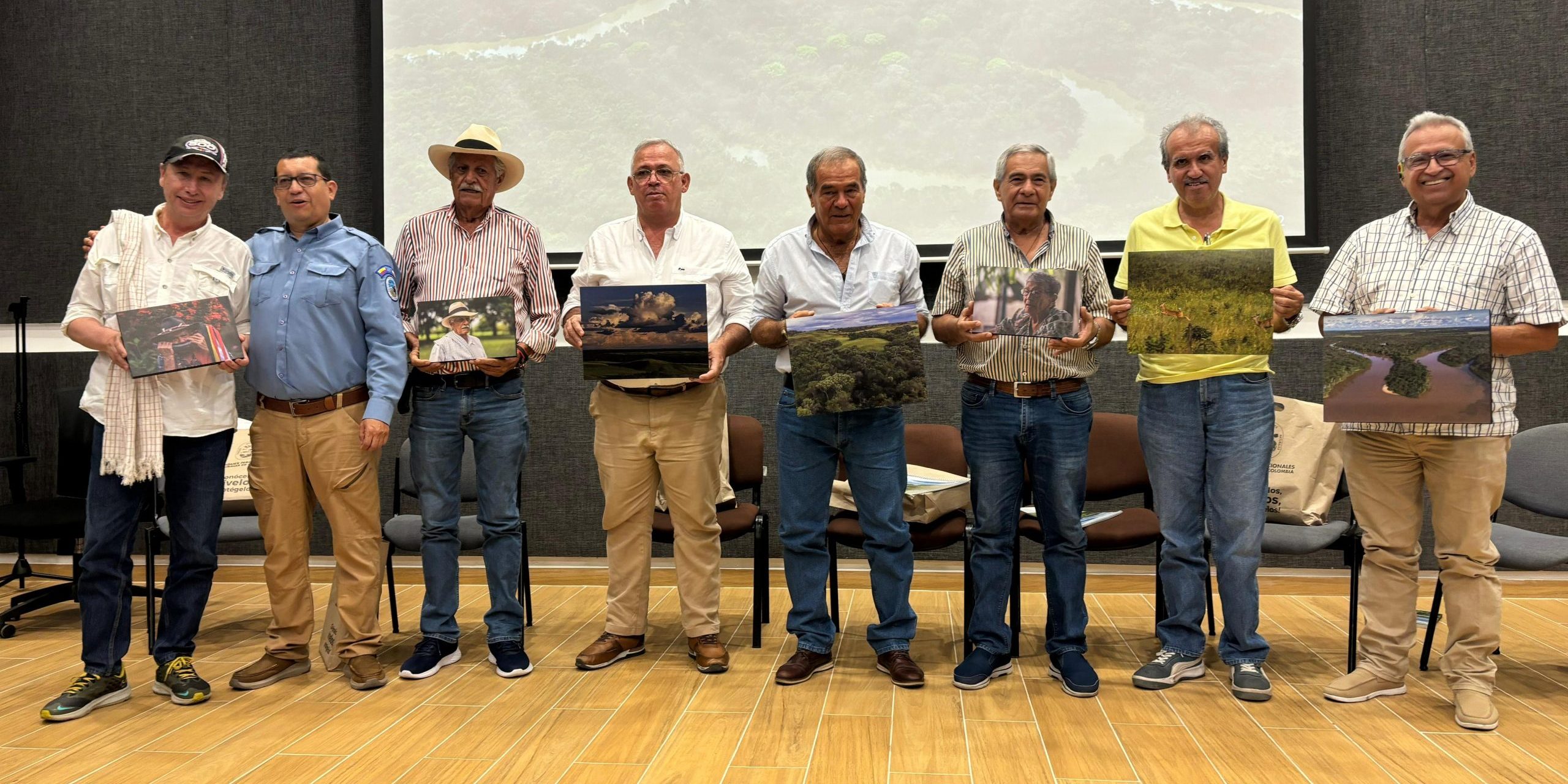 Comunidad y guardaparques celebran el primer aniversario del Parque Nacional Natural Serranía de Manacacias Comunidad y guardaparques celebran el primer aniversario del Parque Nacional Natural Serranía de Manacacias