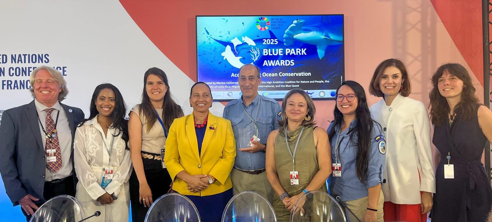 Parques Nacionales Naturales de Colombia recibe el premio Blue Park por la conservación excepcional del Parque Nacional Natural Gorgona, en la Conferencia de las Naciones Unidas sobre los Océanos Parques Nacionales Naturales de Colombia recibe el premio Blue Park por la conservación excepcional del Parque Nacional Natural Gorgona, en la Conferencia de las Naciones Unidas sobre los Océanos