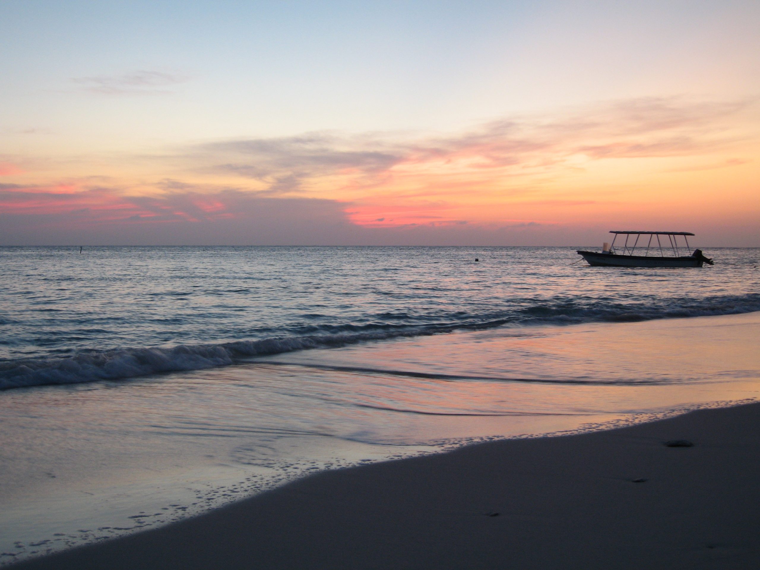 Ecoturismo más seguro y con asistencia inmediata:  la apuesta de Parques Nacionales Naturales de Colombia con el seguro obligatorio de accidentes ahora en el Parque Nacional Natural Corales del Rosario y de San Bernardo